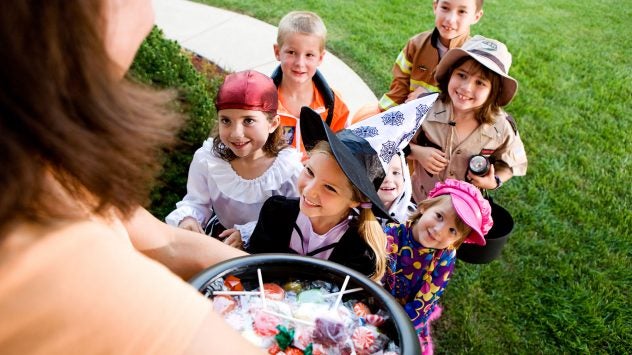 halloween-trick-or-treating
