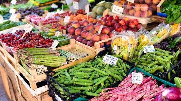 organic-food-market-italy