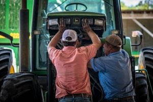 right-to-repair-deere-tractor-usda