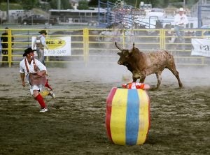 bull-chasing-bullfighter