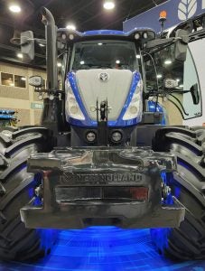 new-holland-t7-long-wheelbase-front