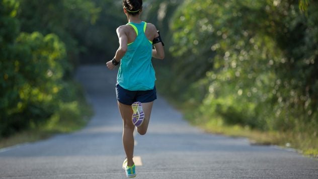woman-training-run