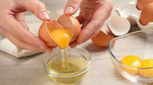 egg-yolk-cooking