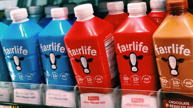fairlife-milk-grocery-shelf