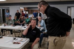 iowa-farmland-meeting-discussion