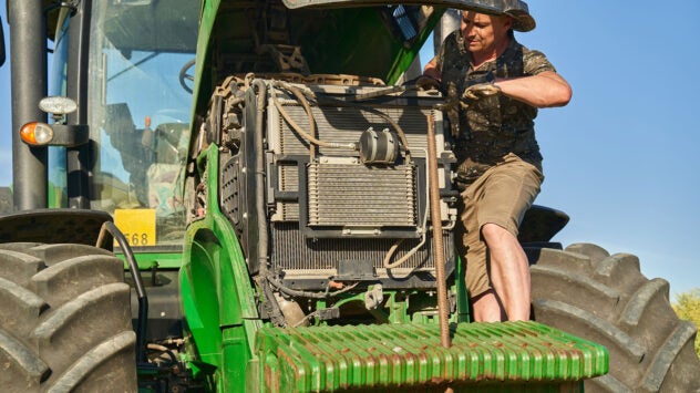 tractor-repair-canola-field